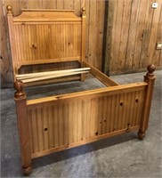 QUEEN SIZED STANLEY FURNITURE BED