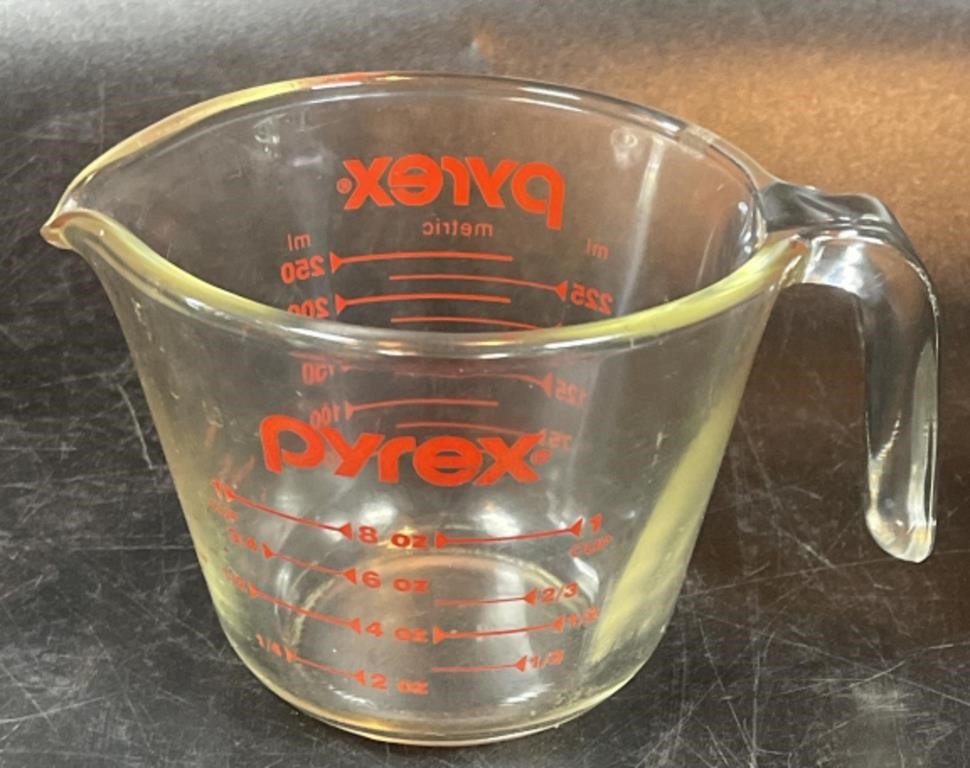 Pyrex 1 Cup Measuring Cup