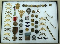 WW1, WW2 US Army insignia lot