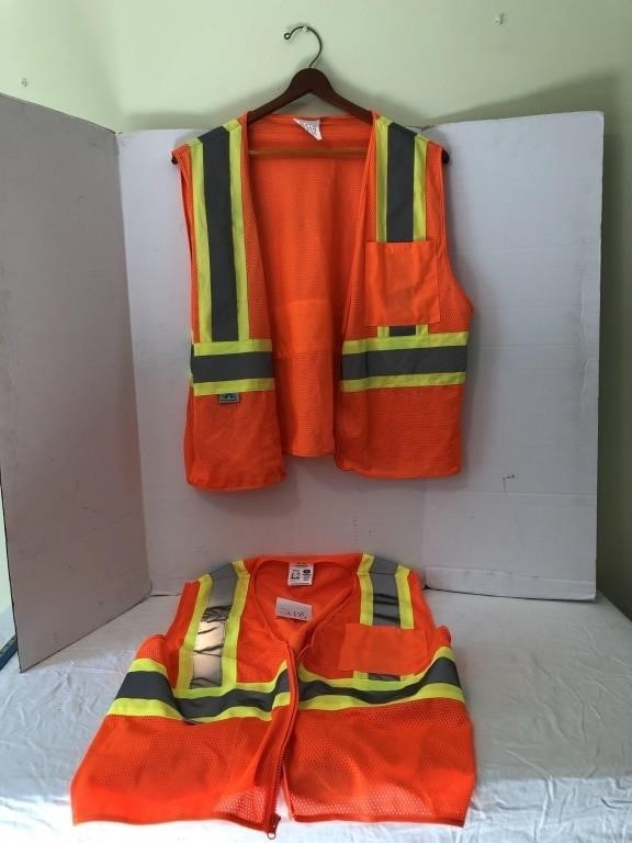 2 safety vests, XL
