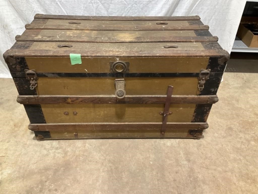 Vintage storage chest 40x20x24
