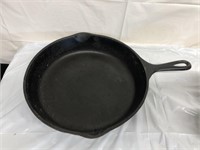 Cast iron skillet