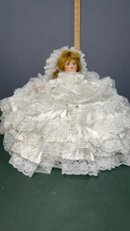 HUGE DOLL AUCTION OVER 500 PLUS LOTS