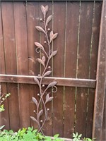 Leaf Vine Wall / Fence Art