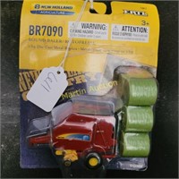 New Holland BR7090 Round Baler ERTL, Die Cast