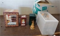 (4) Holiday Figures in Boxes