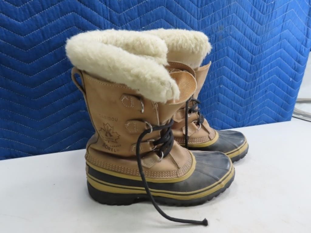 SIze 7 Mens Sorel Caribou Hiking Boots