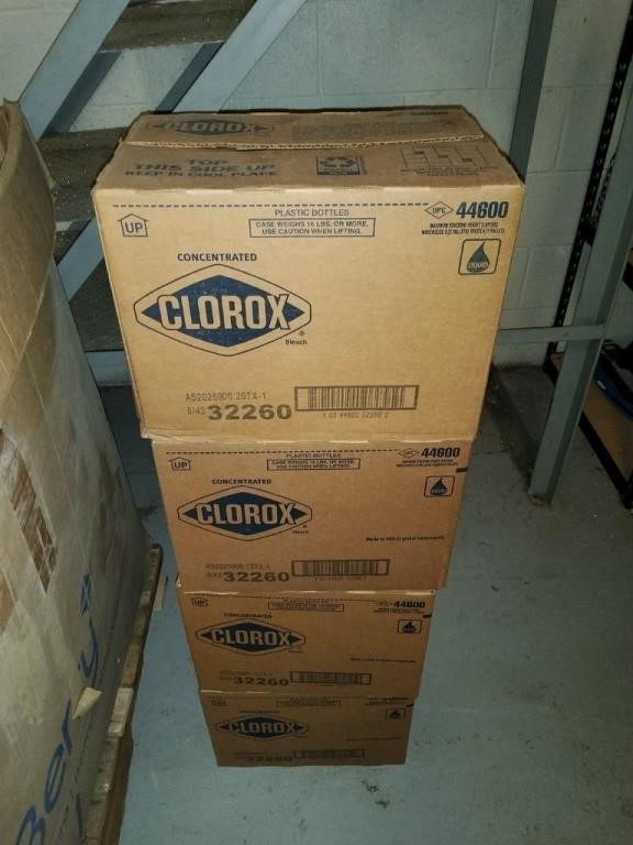 4 boxes of clorox plastic bottles