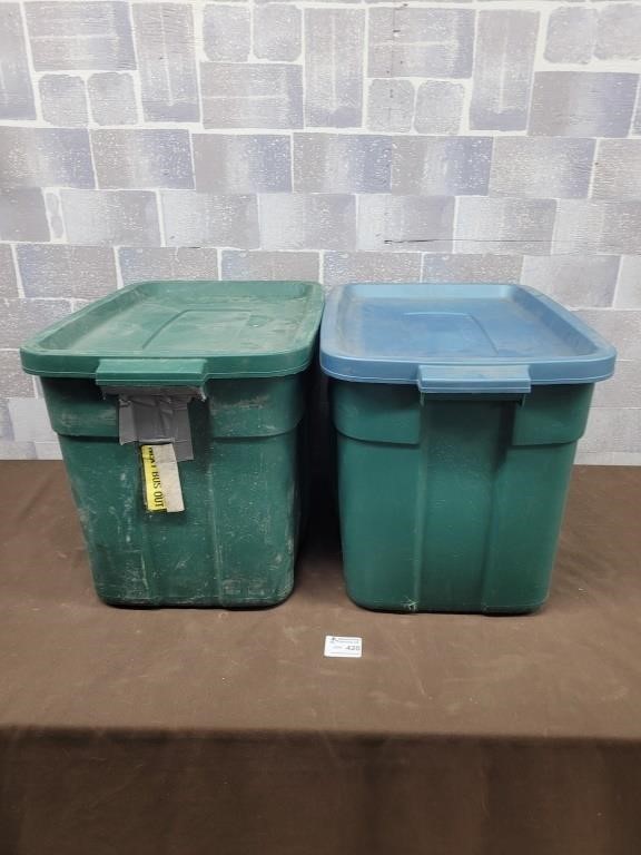 2 Plastic bins with lids