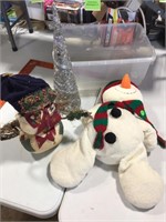 2 snowmen & sequin tree in lidless tote