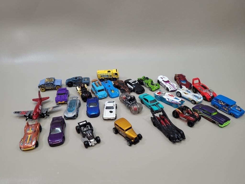 25 Mattel Hot Wheels Die Cast Cars