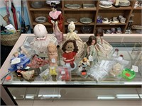 Vintage to antique collectibles. Dolls and more.