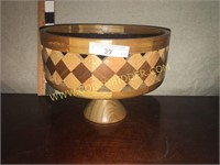 Beautiful diamond pattern handturned pedestal bowl