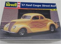 REVELL 1937 FORD COUPE STREET ROD MODEL CAR.