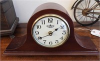D&A Contemporary battery operated mantle clock