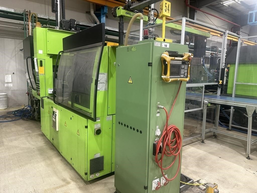 1999 Engel ES300H80V/80HL-2F 80T Injection Moulder