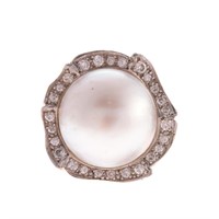 A Lady's 14K Mabe Pearl and Diamond Ring
