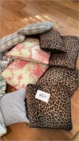 12 Throw pillows