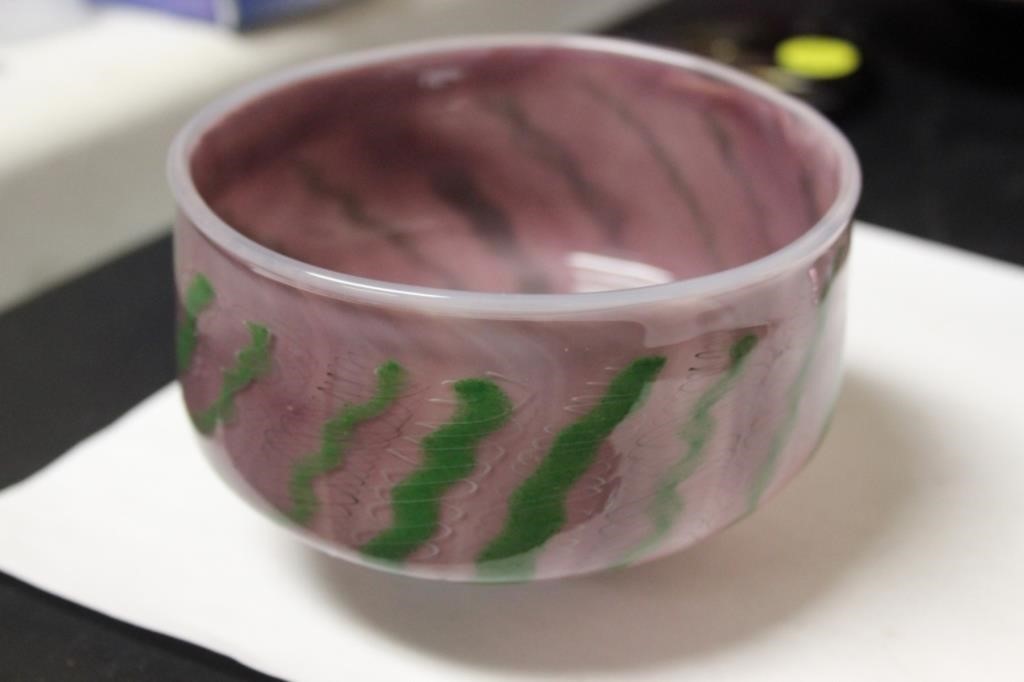 An Art Glass Bowl