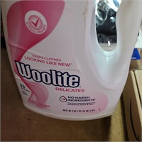 Woolite Laundry Detergent   NEW