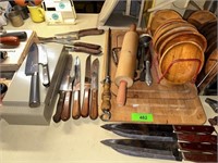 LARGE LOT OF MIXED KITCHEN /KNIVES /CUTTING BOARD