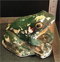 Ornamental Yard Art -Green Frog