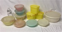 Tupperware - Bowls w Lids & Storage Containers