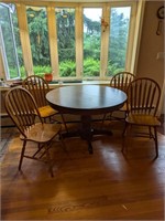 Round dining table with (4) chairs
