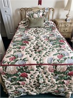 Pair Of Twin Beds & Bedding(USBR2)