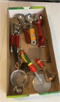 Box lot of vintage and modern kitchen items