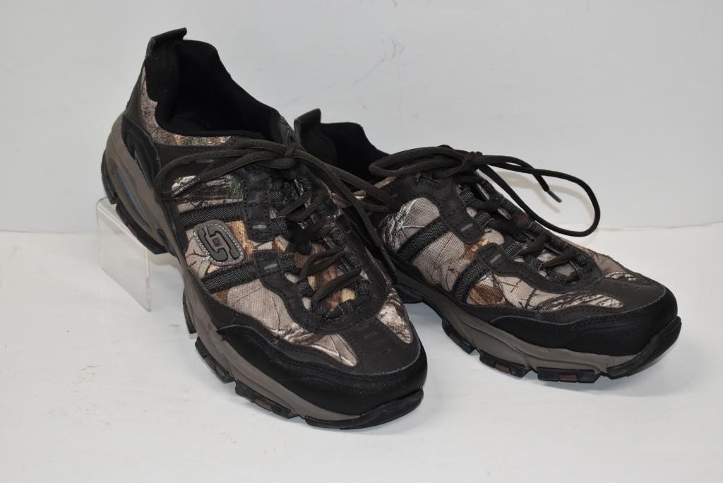 Men's Camouflage Skecher's Sneakers Sz 8.5 W