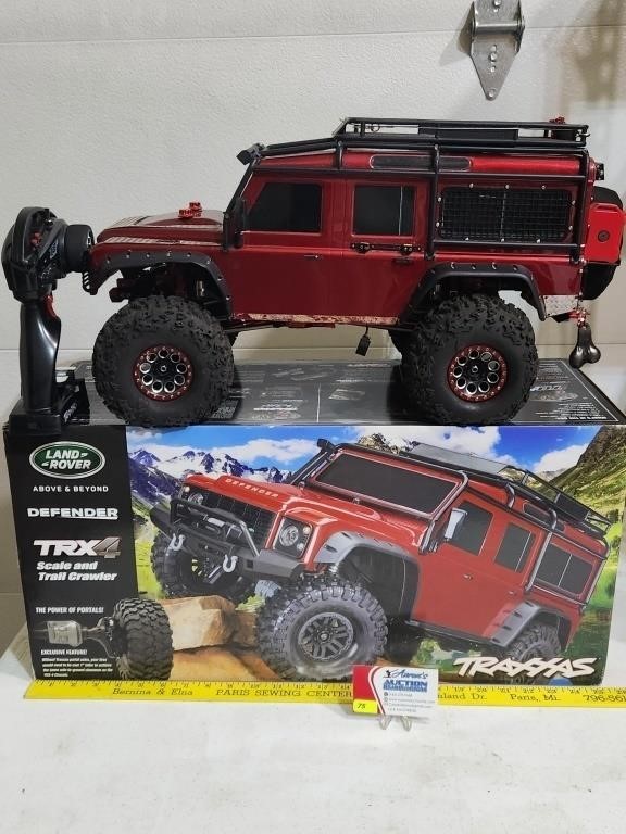 Traxxas TRX4 Land Rover RC w/ Controller