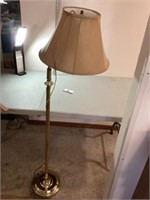 Floor lamp works as it should