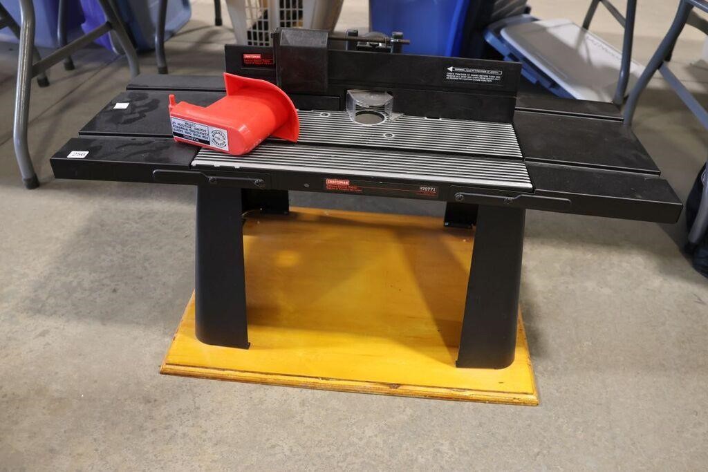 CRAFTSMAS ROUTER TABLE