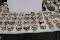 LARGE GROUP OF ASSORTED CUPS & SAUCERS