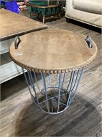 Basket table removeable top
