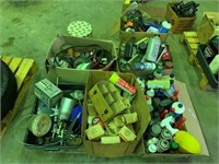 Pallet-garage supplies. Light bulbs