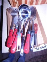 5 Pioneer Woman kitchen utensils & more