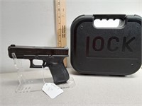 Glock 19 Gen 5, 9mm pistol, comes with hard case
