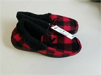New plaid slippers size small
