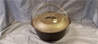 Lodge Cast Iron Dutch Oven With Lid 10 1/4"