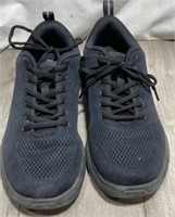 Signature Men’s Walkers Size 8 (pre Owned)