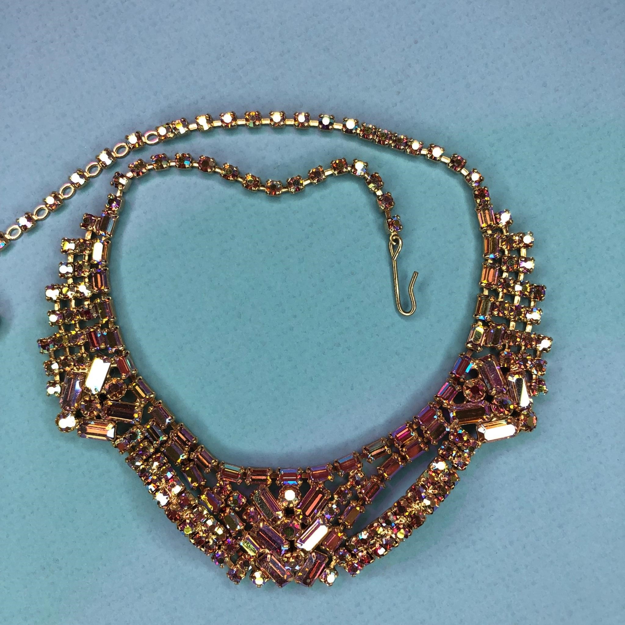 RHINESTONE NECKLACE