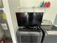 SAMSUNG 32" FLAT SCREEN TV