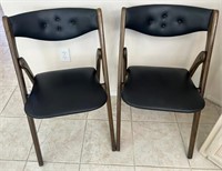 D - PAIR OF FOLDING CHAIRS (K54)
