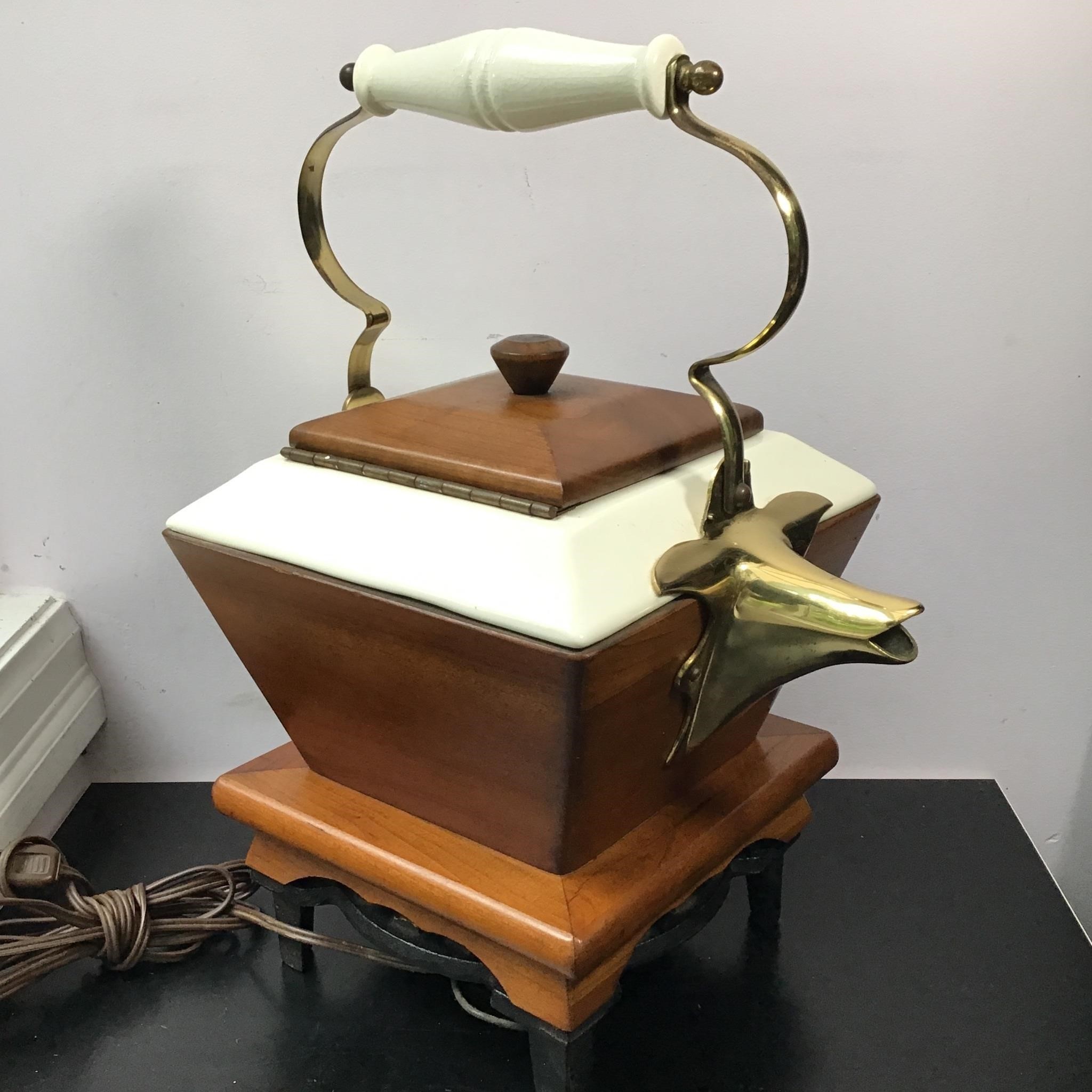 RARE 'THE TEAKETTLE' RADIO THE GUILD