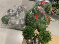 Approx 24 Asstd Topiary Balls, Silver Balls etc