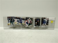 5 collector hockey cards in plastic