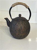 Beautiful Black & Gold Cast Iron Tea Teapot