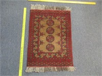 small mid-east wool rug - 20in x 31in
